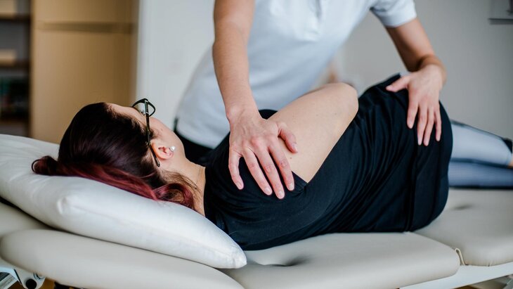 Behandlung von Rückenbeschwerden, Physiotherapie Magdalena Stöttner